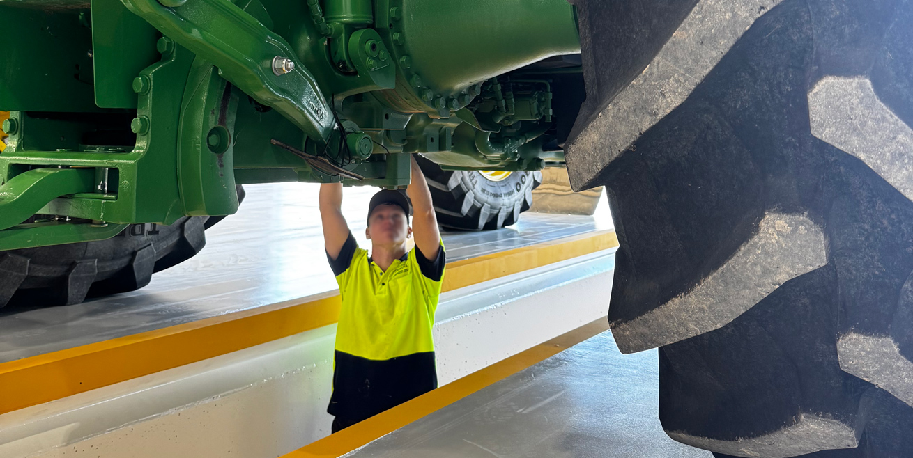 Service Pits for Heavy-Vehicle Workshops